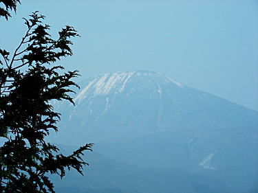 男体山