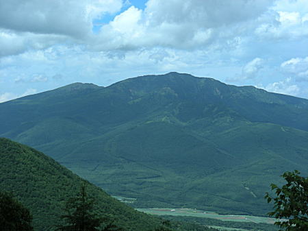 四阿山