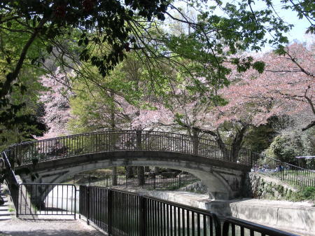 疏水橋と説明板