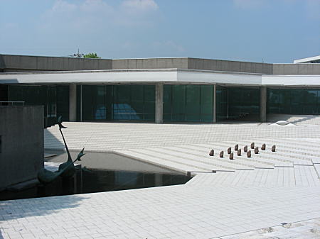 栃木県立美術館