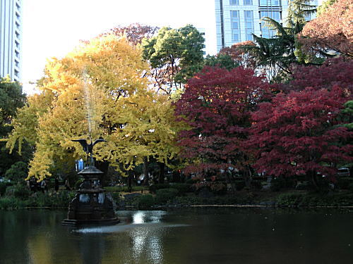 雲形池と鶴の噴水1