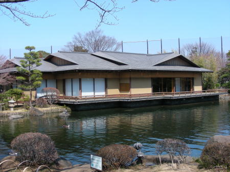 源心庵池側