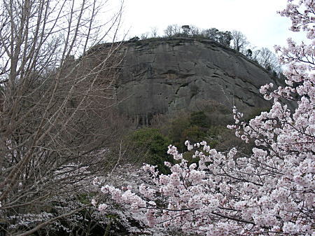 鏡岩