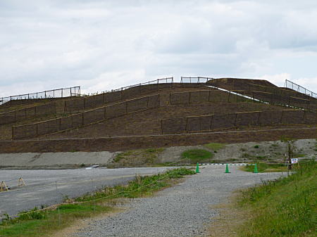 土だけです。
