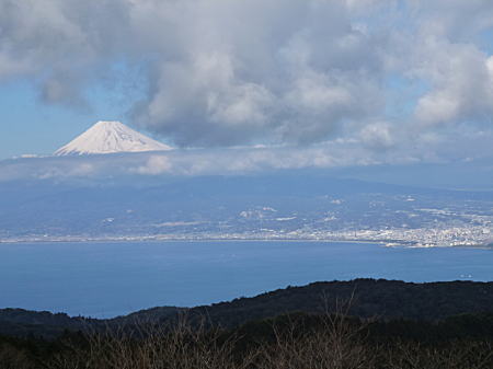 駿河湾越しの富士山