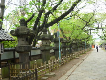 石燈籠左