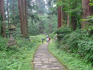 長い石段