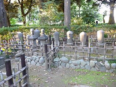 歴代学長のお墓