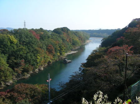 渡良瀬川。 ↑マウスオン は</FONT>高津戸橋