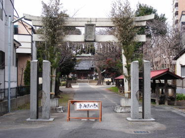 舎人氷川神社鳥居