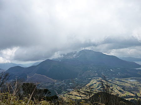 大涌谷と神山