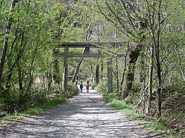 穂高神社奥宮の鳥居