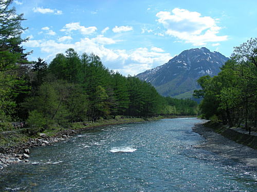 梓川越しの焼岳