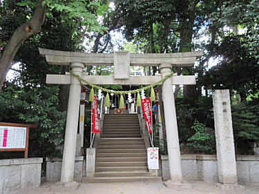千束八幡神社の鳥居