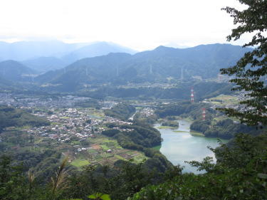 津久井湖の端