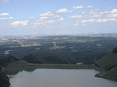 城山湖を望む
