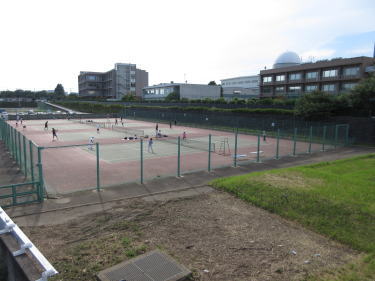 調整池がテニスコート