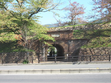 トンネル遠景