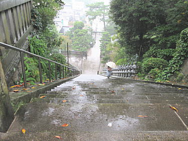 急な階段