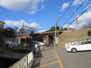 京急線のガード