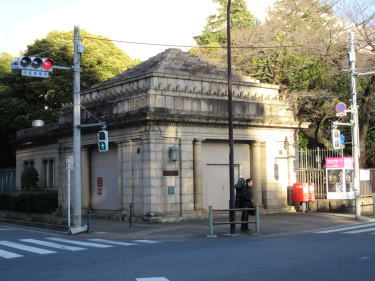 旧博物館動物園駅
