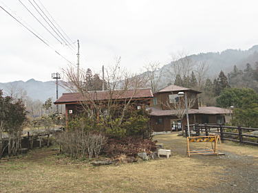 玉宮ざぜん草公園入口